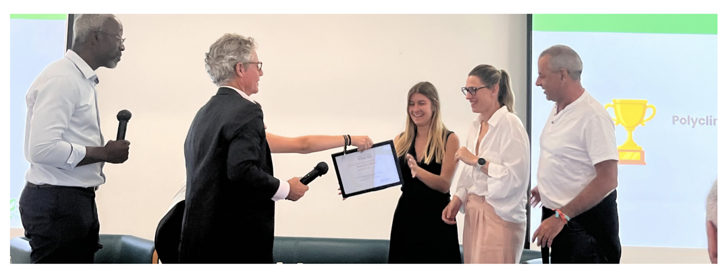 Remise du prix Coup de cœur du public à l’équipe du projet Au cœur des soins de la Polyclinique Saint-Roch